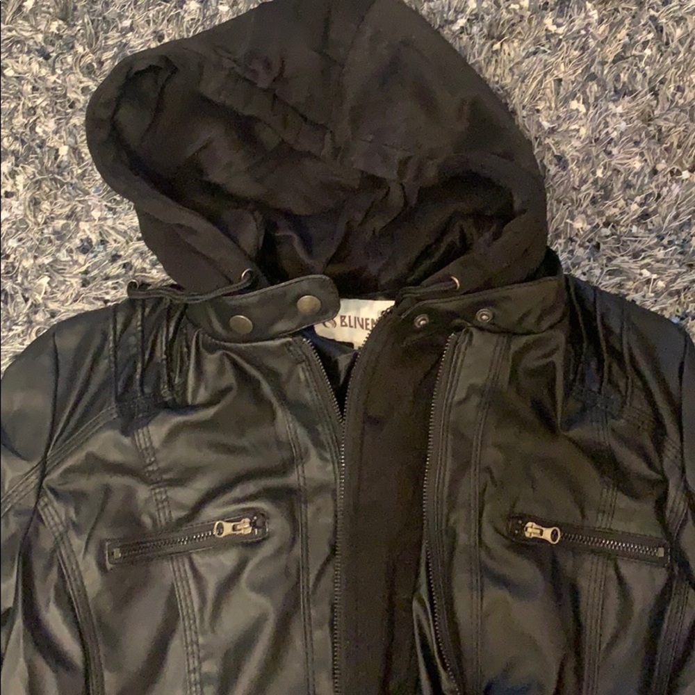 *NWOT* Black Jacket with removable hood - Picture 3 of 4
